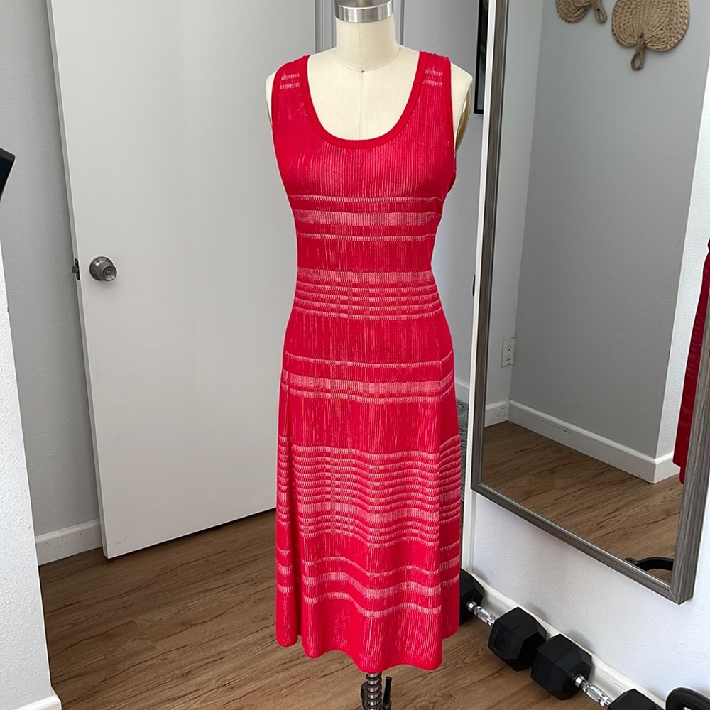 NEW! St. John Knits Dress. Size 6.